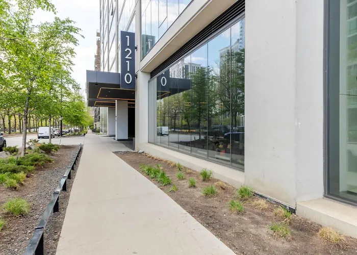 S Loop 1br W Pool Lounge Nr Cta Trains Chi-353